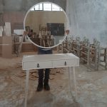 نحوه تولید آینه و کنسول سفید مدل سکویا در تولیدی کاخ عروس
